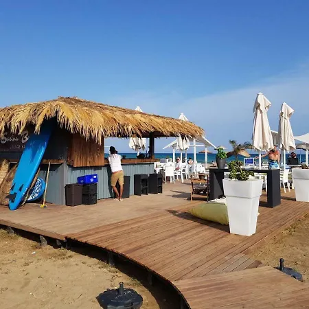 Caesar Beach Βίλα Trikomo