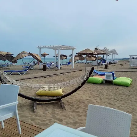 Caesar Beach Βίλα Trikomo