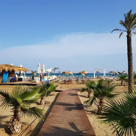 Caesar Beach Trikomo